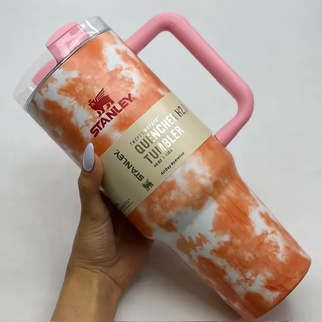 خرید ماگ استنلی طرح باتیک (Stanley Quencher H2.0 40oz Tie-Dye) با ضمانت ترب | خانه ایدهآل - Image 4